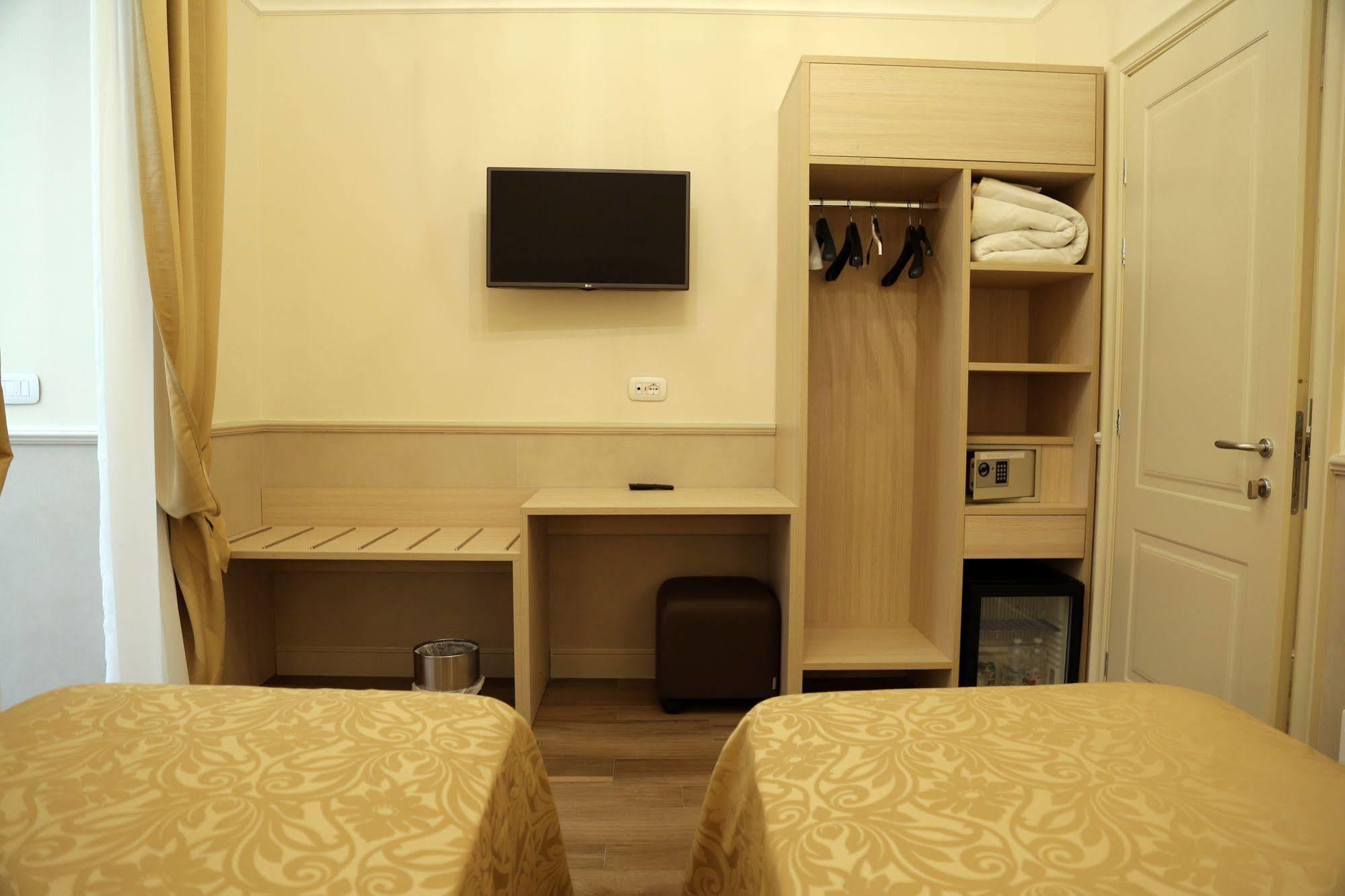 Flavia Hotel 3*