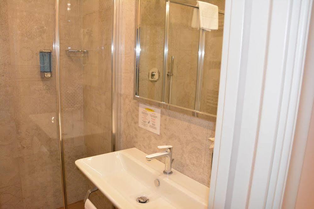 Flavia Hotel 3*