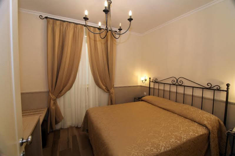 Flavia Hotel 3*